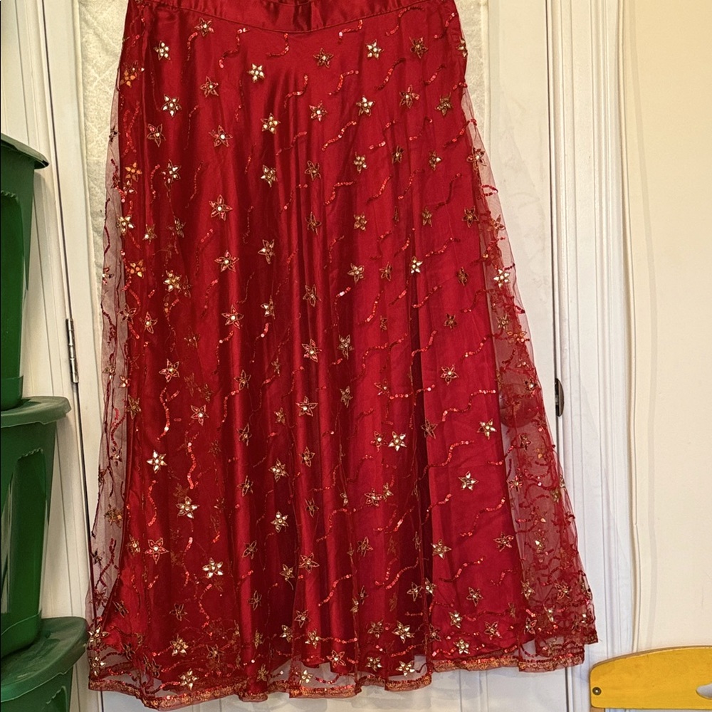 Indian Wedding Skirt. Elegant Red Floral Embroidered. medium/large